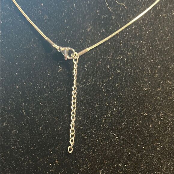 Elegant Blue and Silver Pendant Necklace - Picture 4 of 4